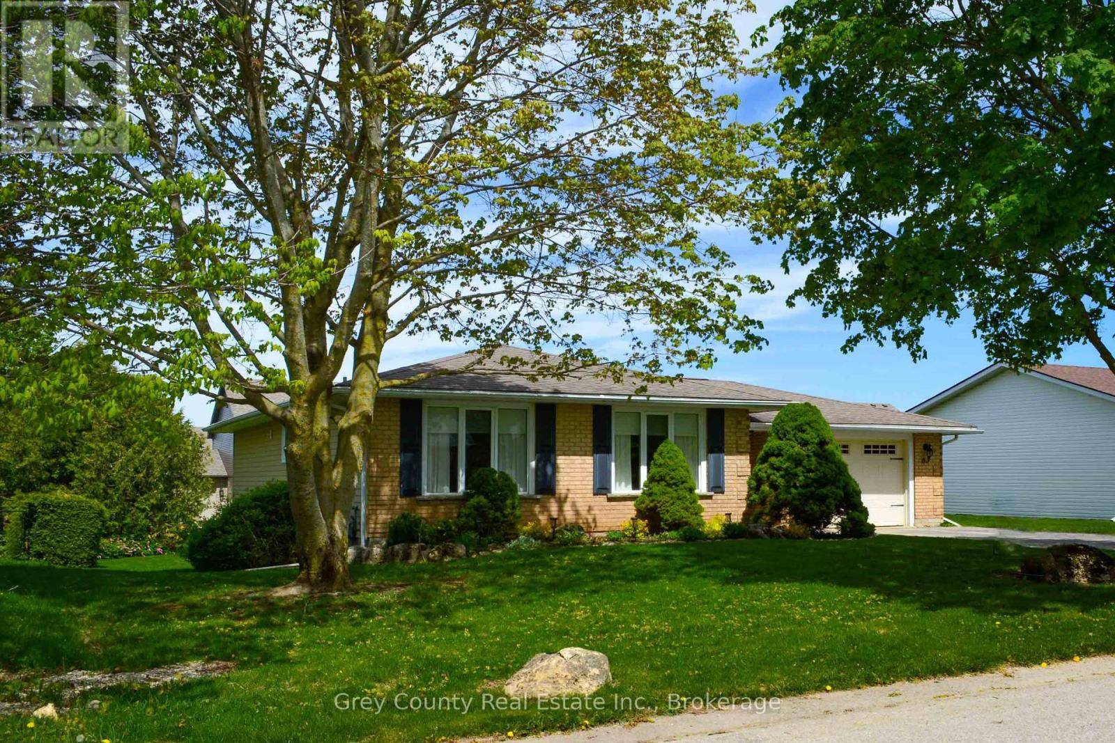 Grey Highlands, ON N0C1H0,63 GRAYVIEW DRIVE