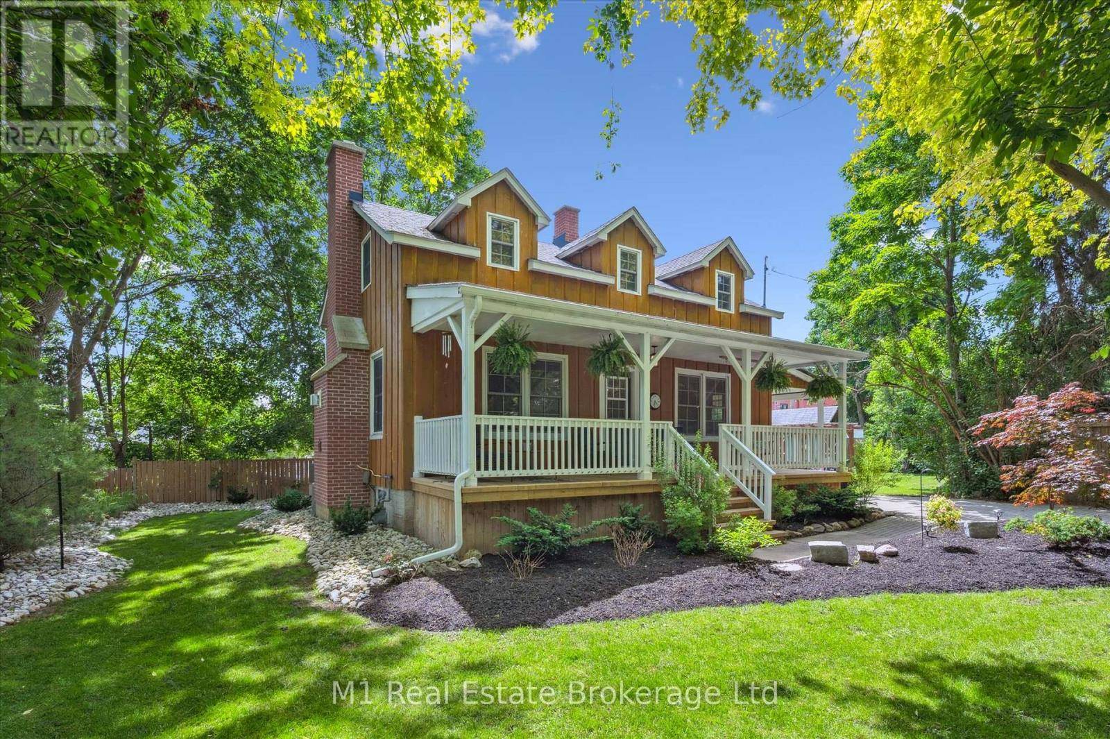 Woolwich, ON N3B2A5,13 MAPLE STREET