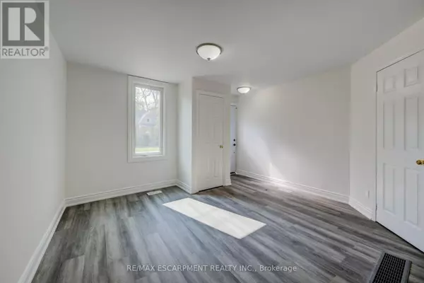Hamilton (strathcona), ON L8R3G2,57 1/2 BREADALBANE STREET