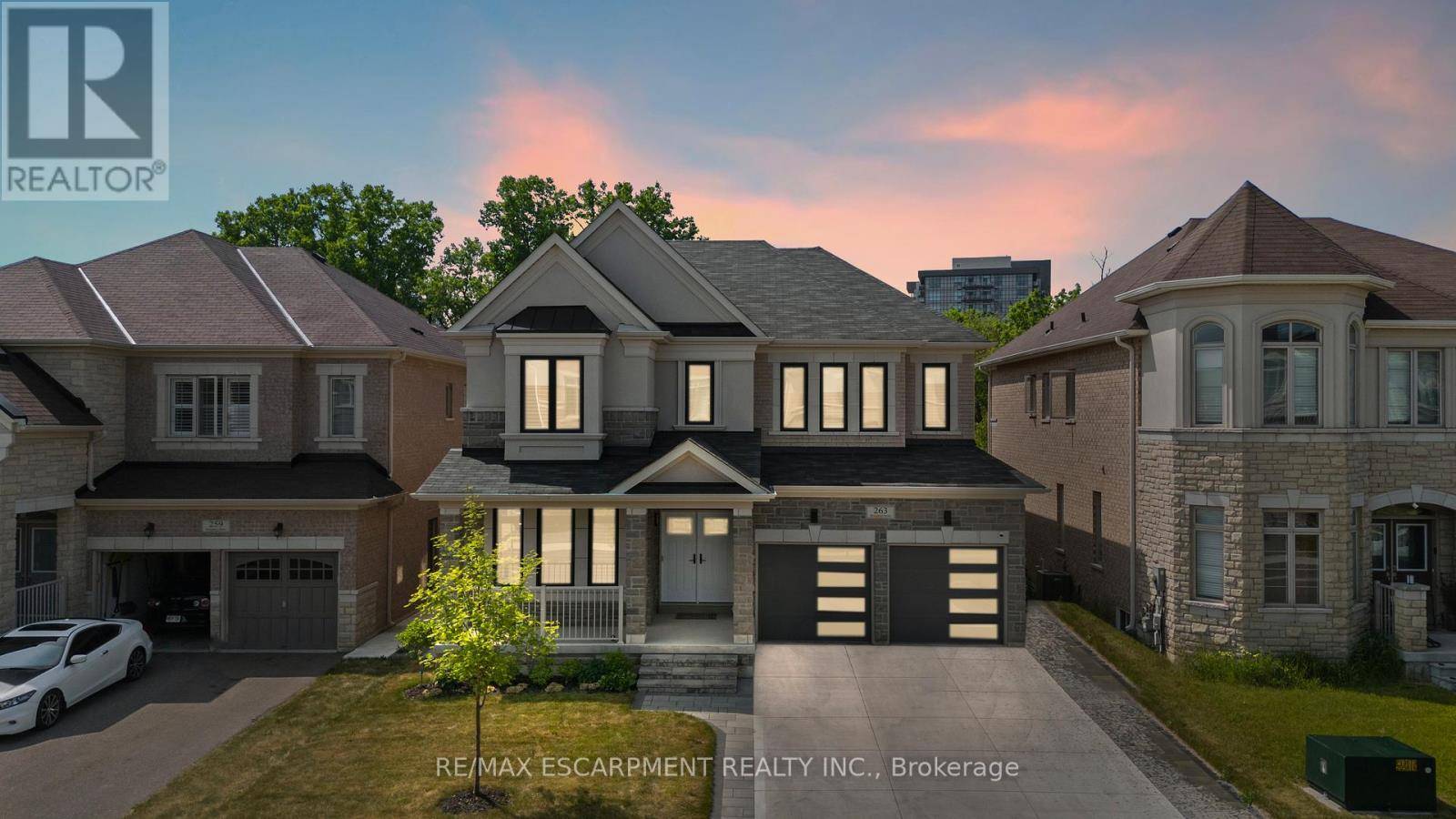 263 HUMPHREY STREET, Hamilton (waterdown), ON L8B1X4