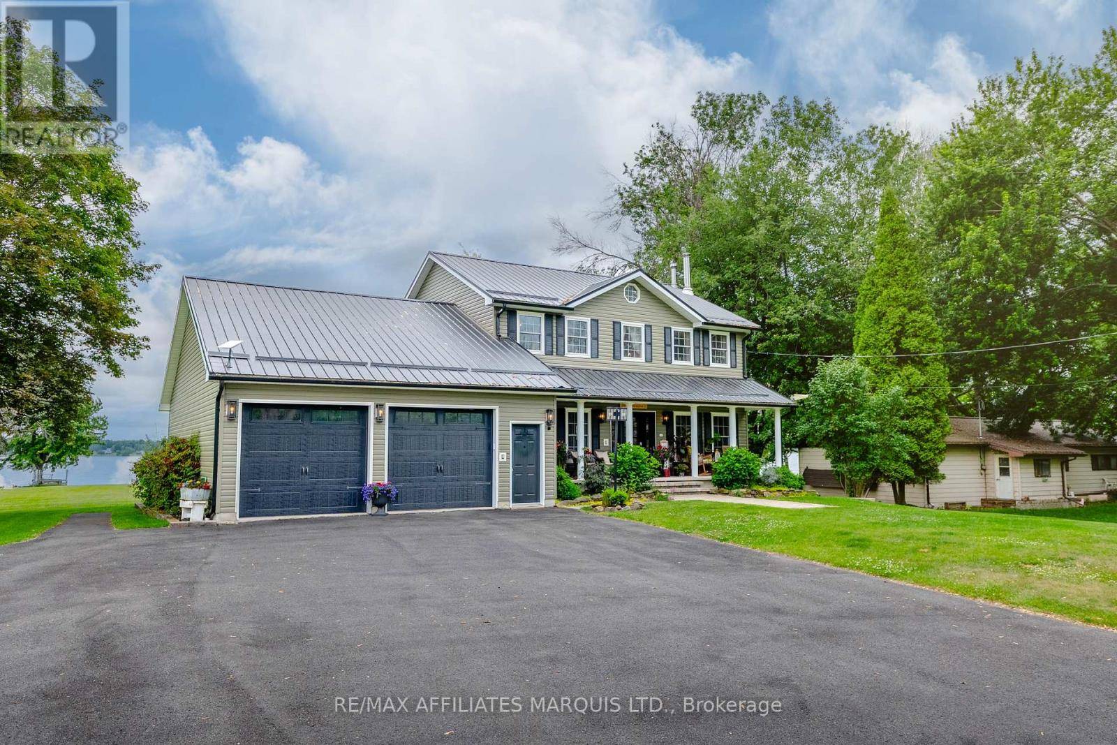 South Stormont, ON K0C1X0,13974 WILLBRUCK DRIVE E
