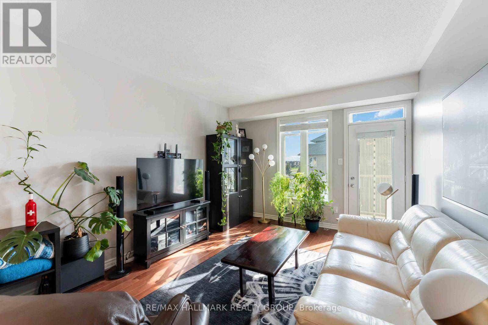 Ottawa, ON K1V2M4,3789 Canyon Walk DR #F