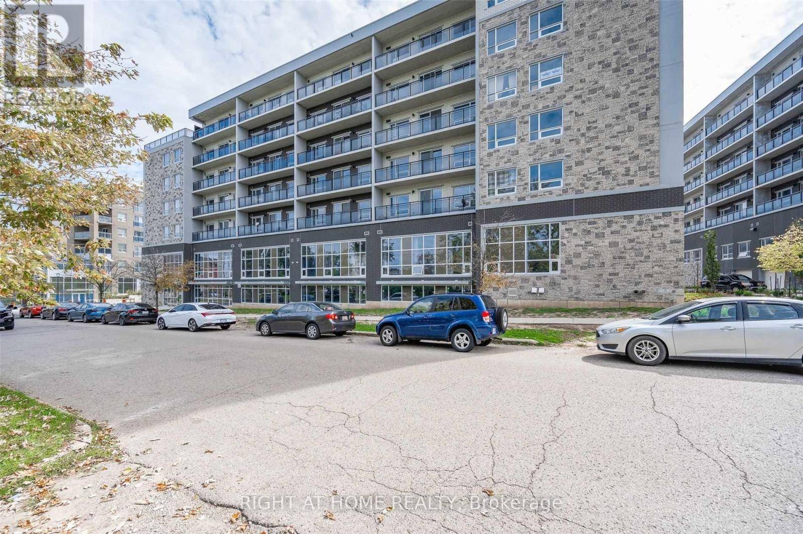 Waterloo, ON N2L3R2,275 Larch ST #F608