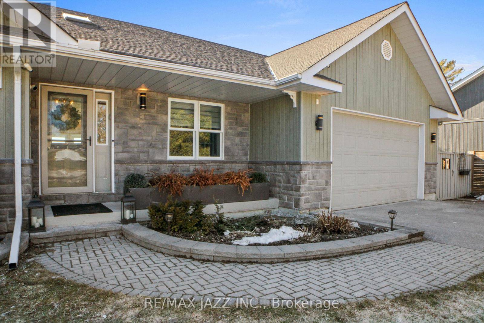 Kawartha Lakes (mariposa), ON K0M2C0,30 WAKEFORD ROAD