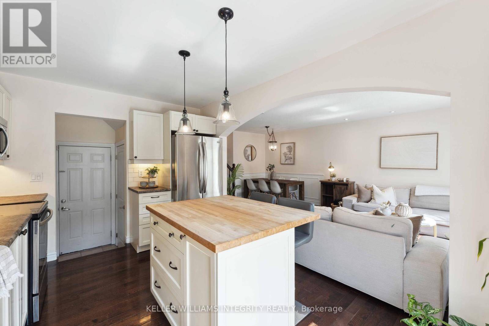 Ottawa, ON K2S0N5,1051 PAMPERO CRESCENT
