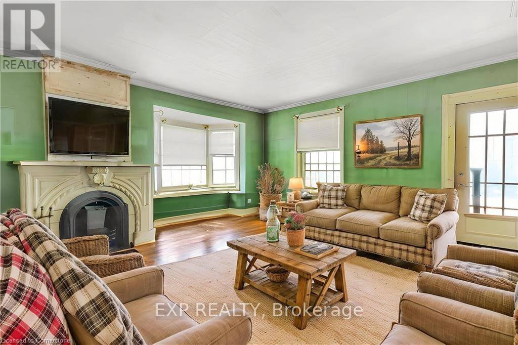 Woolwich, ON N3B1Y3,36 ELGIN STREET