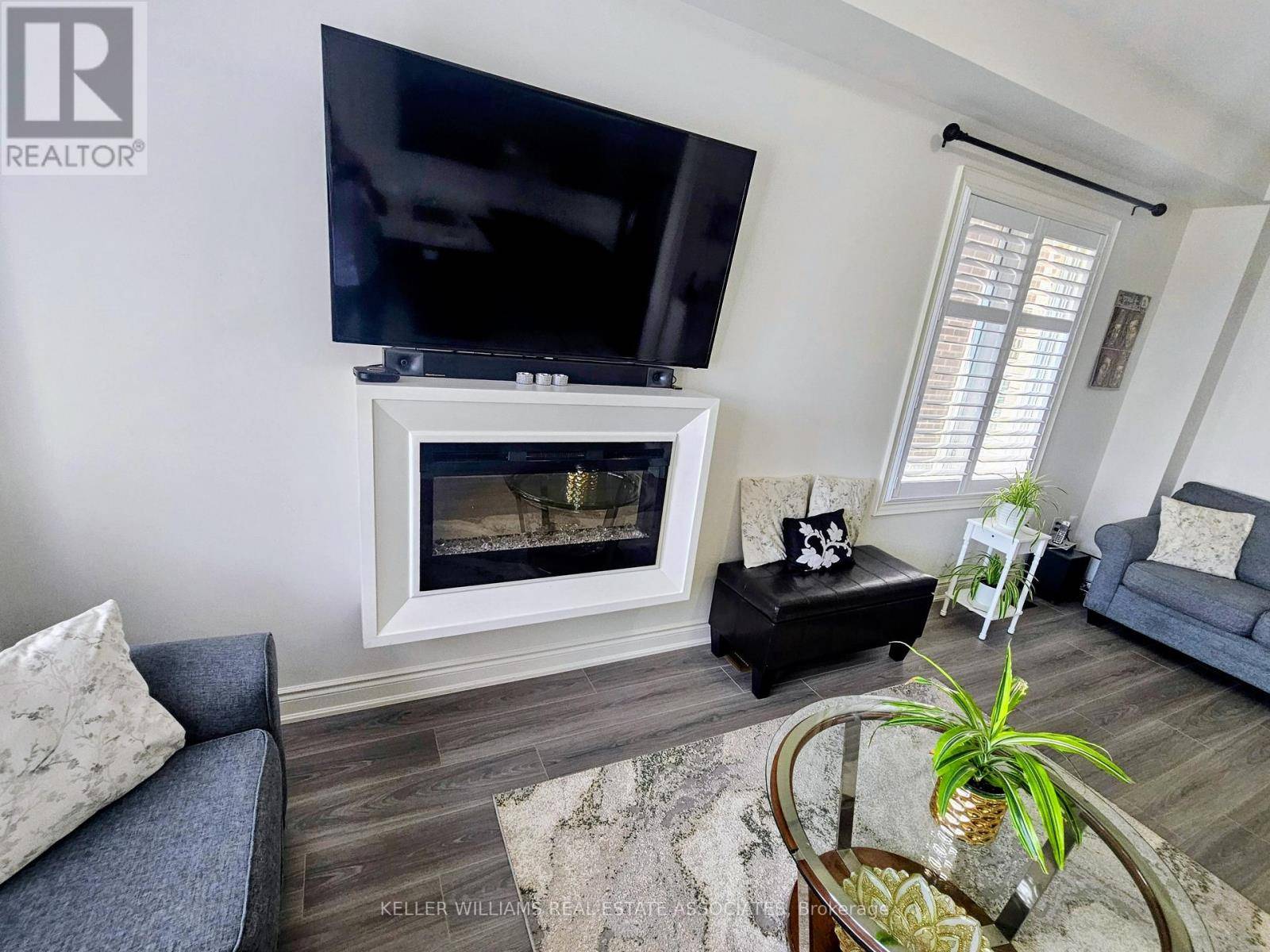 Hamilton (waterdown), ON L0R2H1,230 SKINNER ROAD
