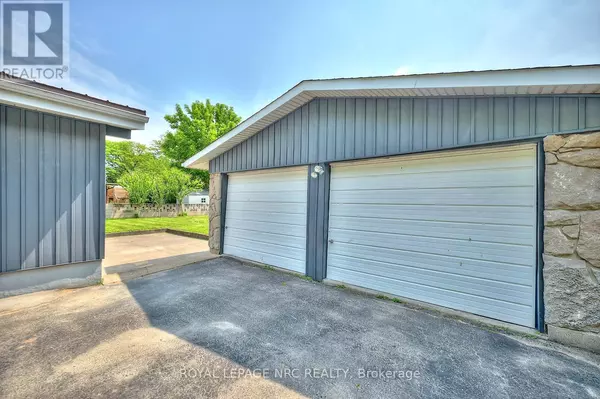Niagara Falls (morrison), ON L2E6J9,4206 GLENAYR AVENUE