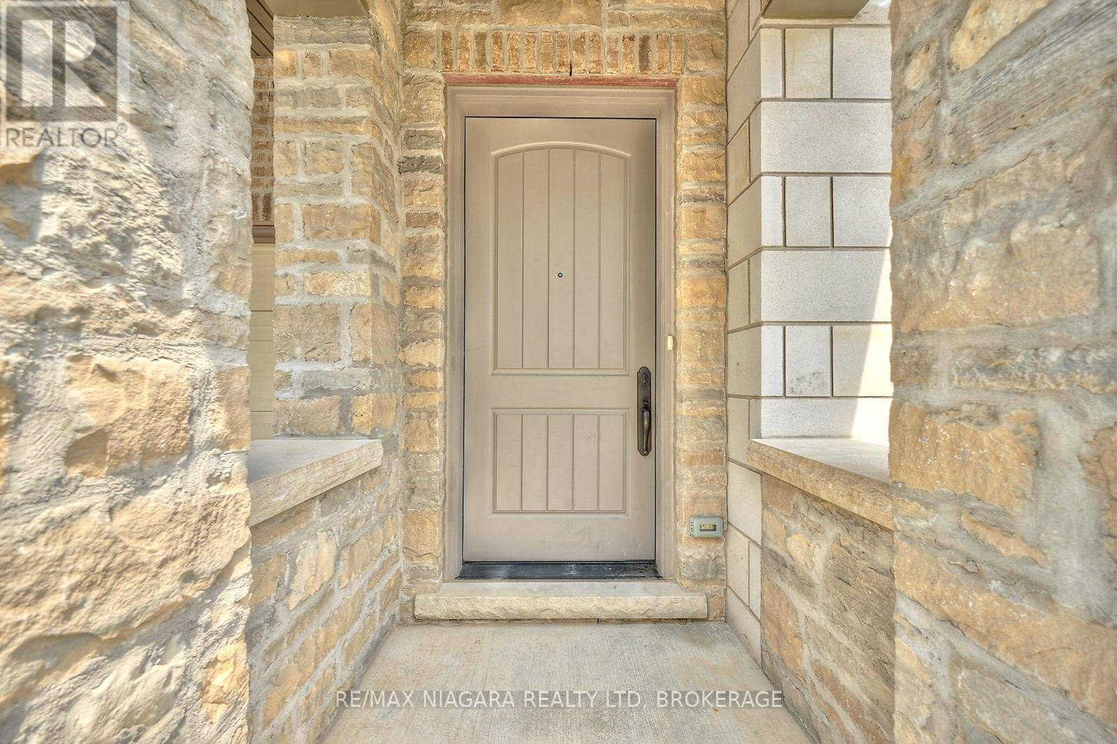 St. Catharines (glendale/glenridge), ON L2T4C5,15 ARBOURVALE COMMON