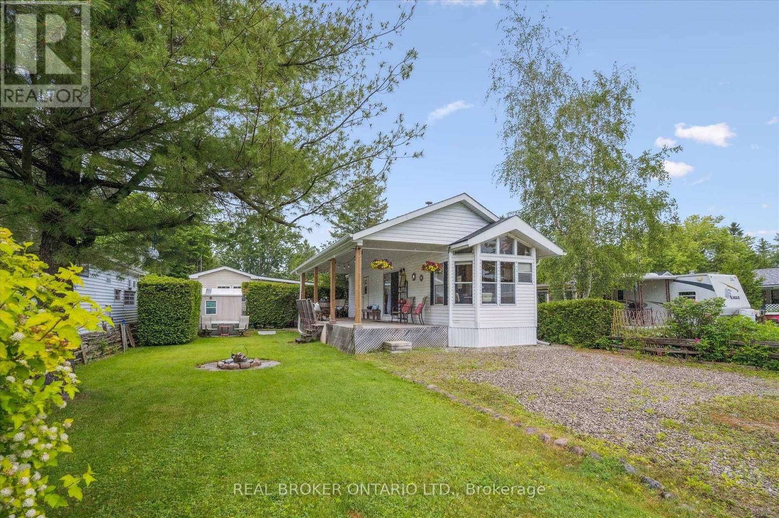 Centre Wellington, ON N1M2W5,2 ELM PLACE