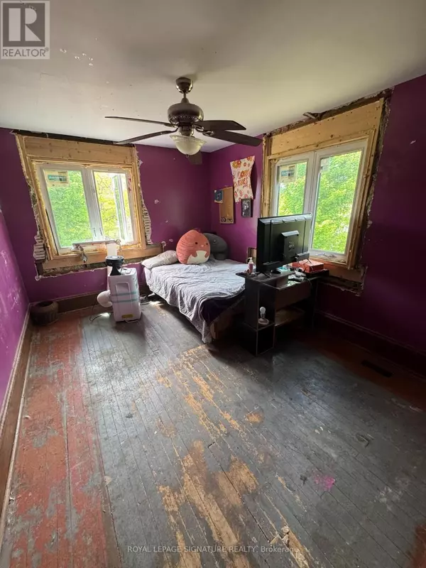 Lanark Highlands, ON K0H2B0,1233 KINGSTON LINE