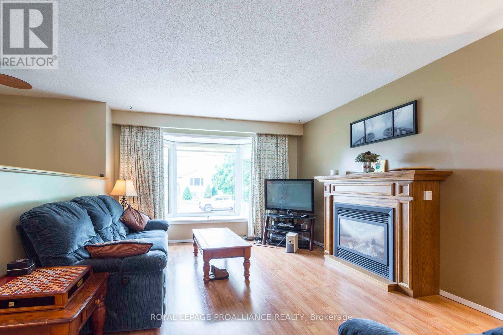 Brighton, ON K0K1H0,129 CEDAR STREET