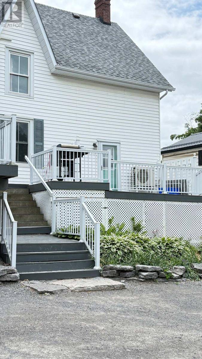 Prince Edward County (picton Ward), ON K0K2T0,79 UNION STREET