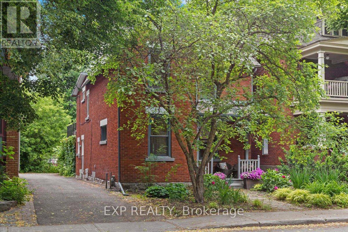 107 STANLEY AVENUE, Ottawa, ON K1M1N8