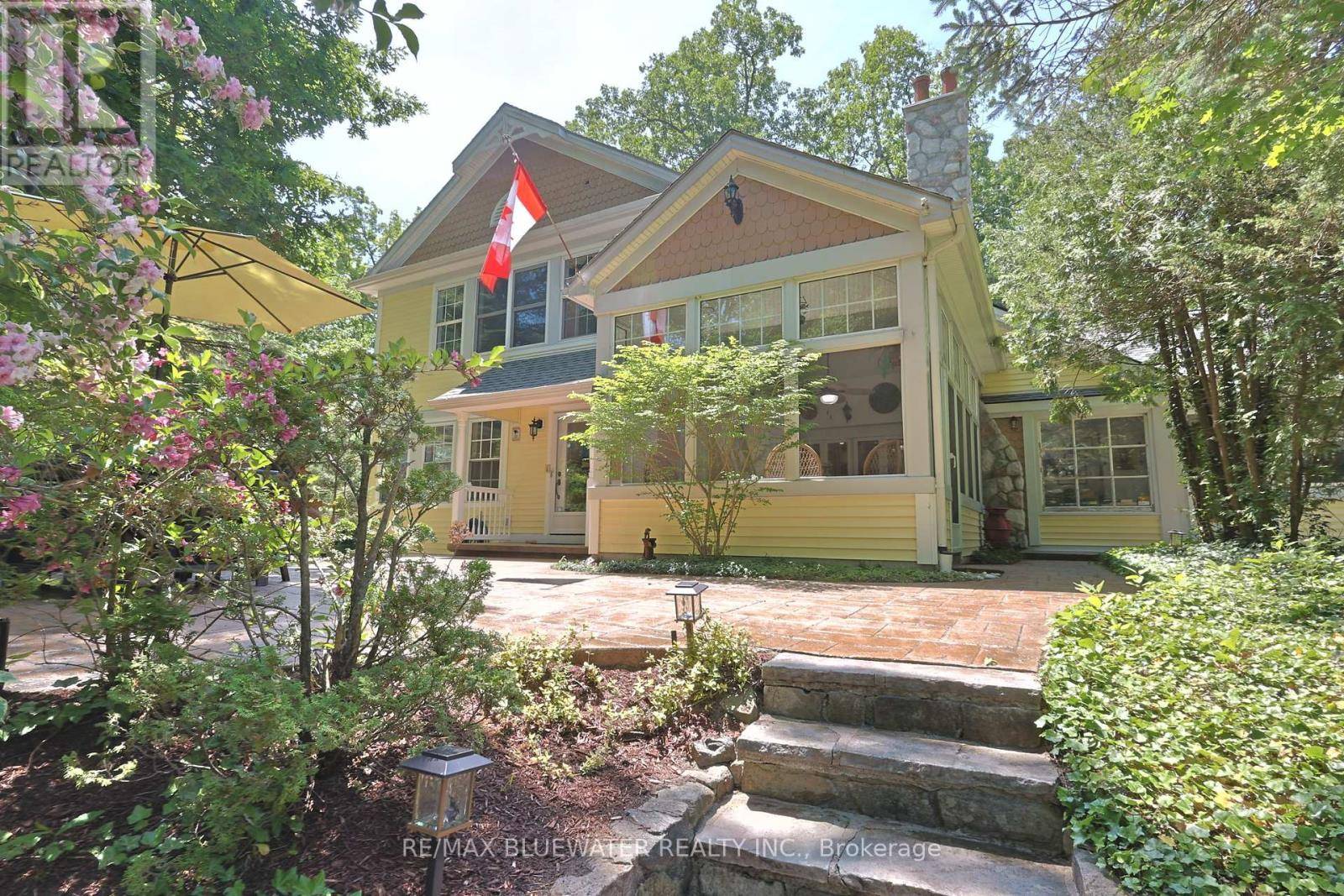 5 PHILLIP STREET, South Huron (stephen), ON N0M1T0