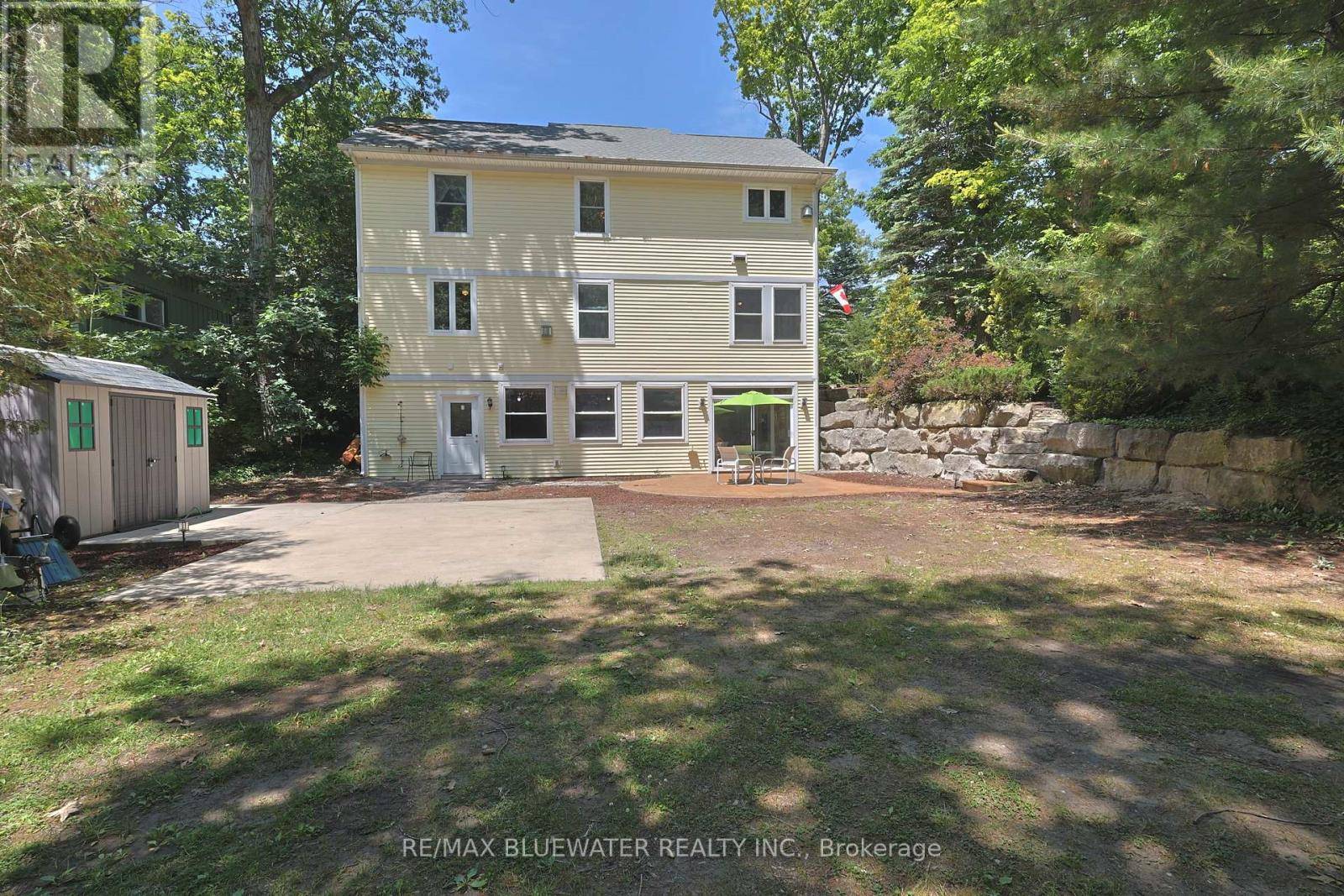 South Huron (stephen Twp), ON N0M1T0,5 PHILLIP STREET