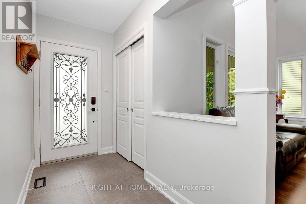 Ottawa, ON K2S0A5,498 LANDSWOOD WAY
