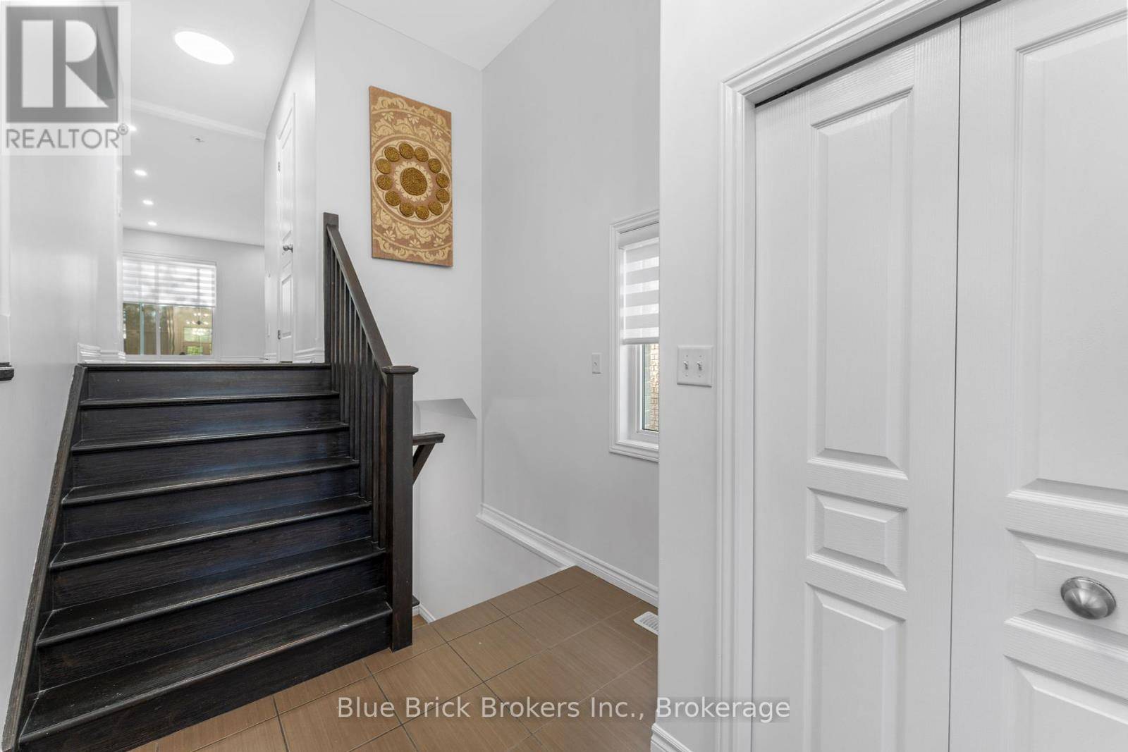 Kitchener, ON N2R1W4,146 NEWCASTLE DRIVE