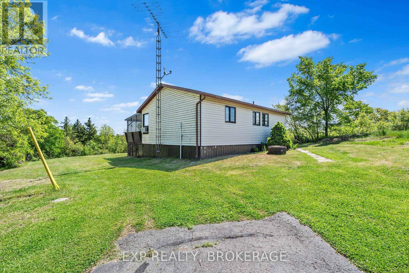 Frontenac (frontenac South), ON K0H2V0,1944A-1944B FISH CREEK ROAD
