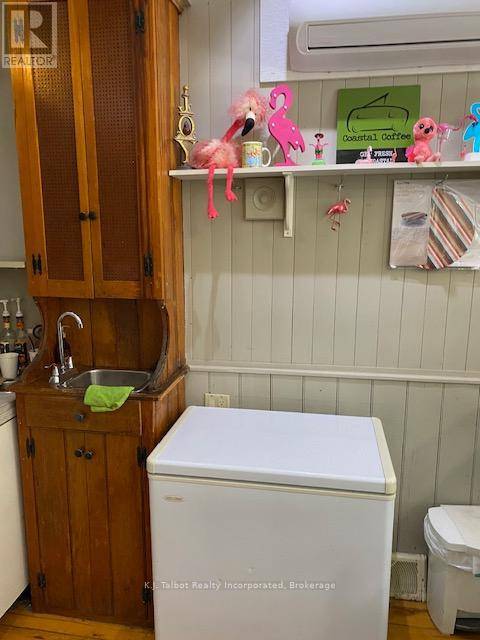 Bluewater (bayfield), ON N0M1G0,28 MAIN STREET N