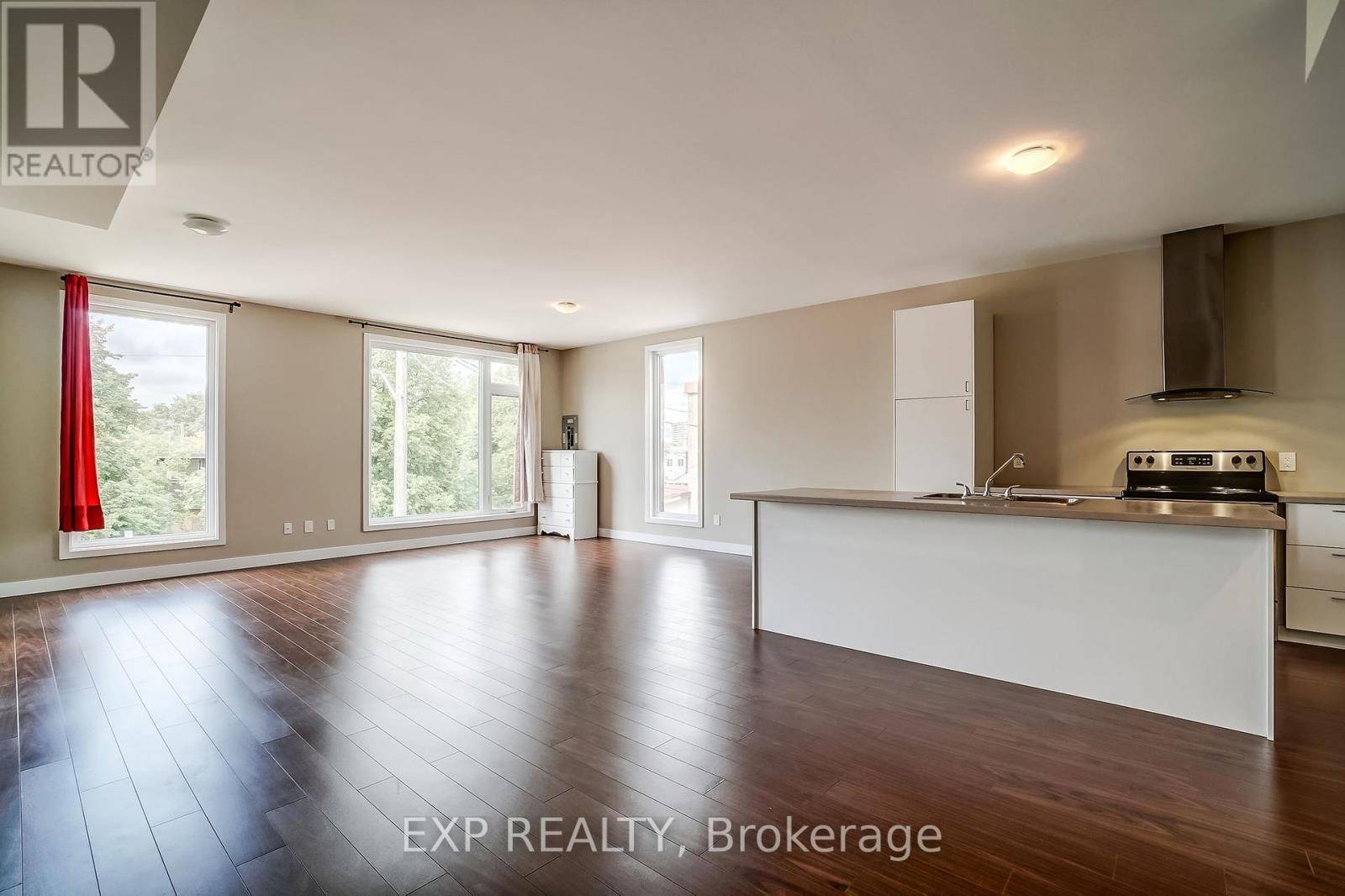 Ottawa, ON K1L7S5,245 DUROCHER STREET