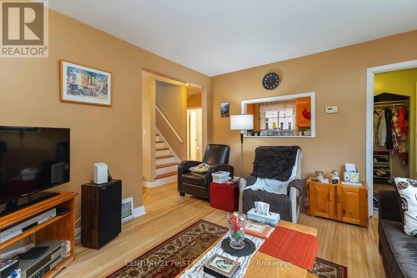 London North (north N), ON N6H1N3,128 EMPRESS AVENUE