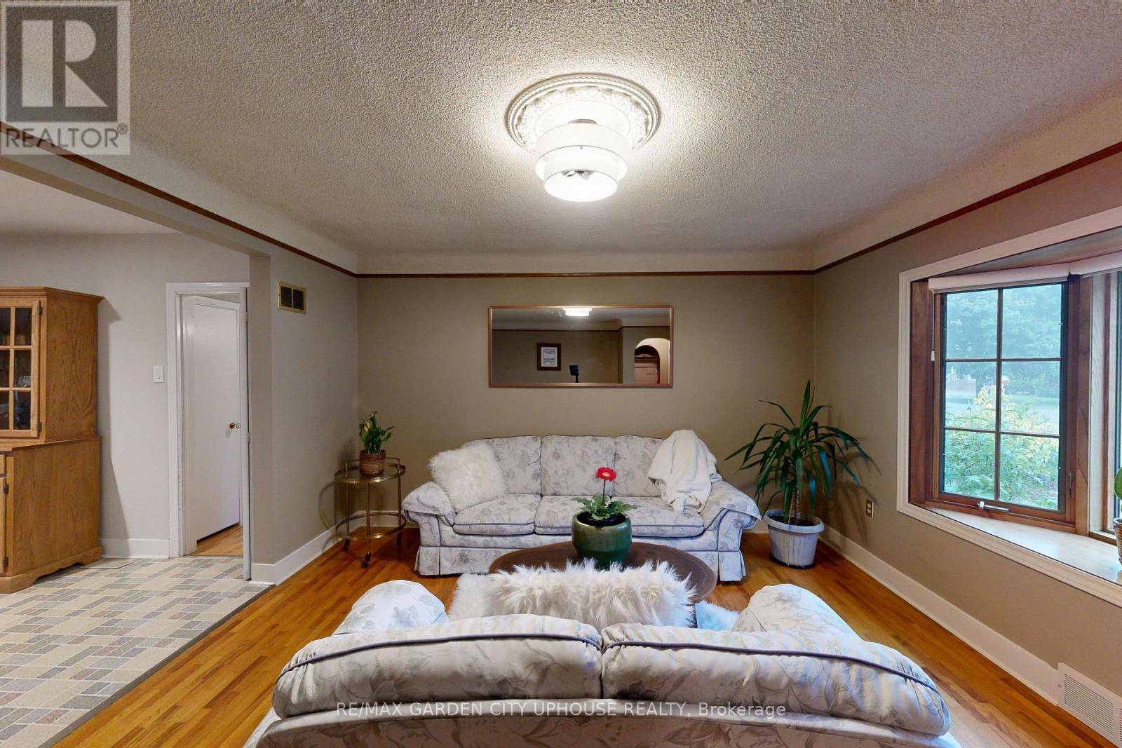 St. Catharines (bunting/linwell), ON L2M2M5,55 TECUMSEH STREET