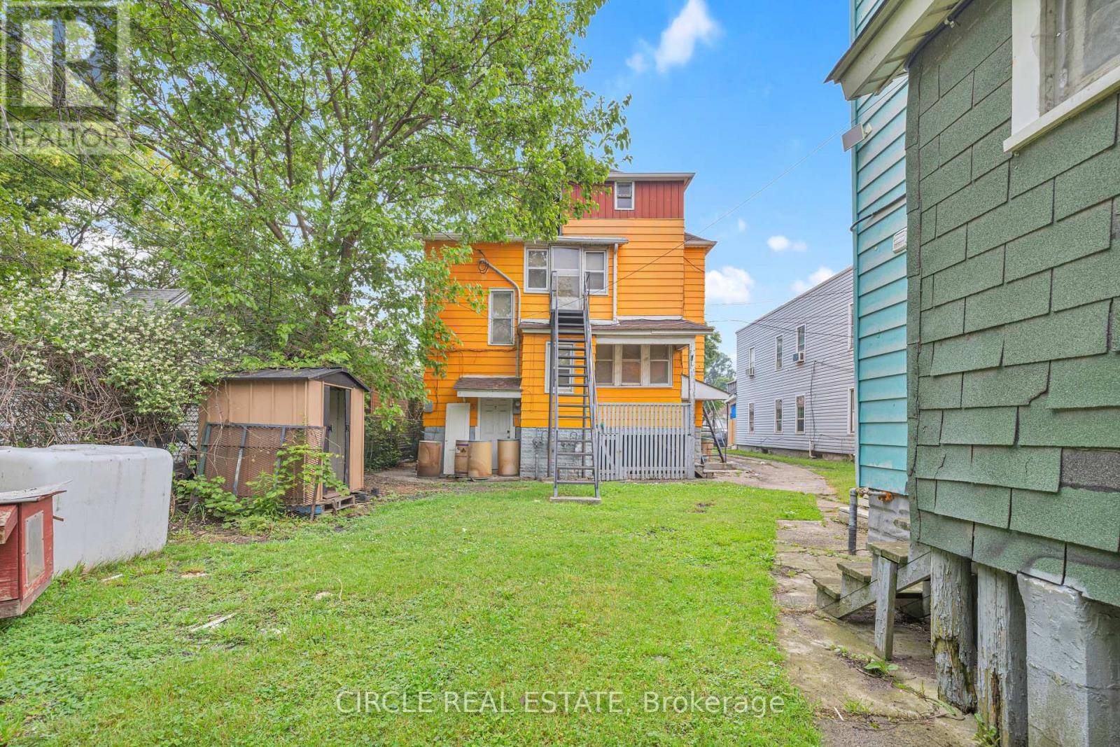 Windsor, ON N9A5K2,945-951 WELLINGTON AVENUE