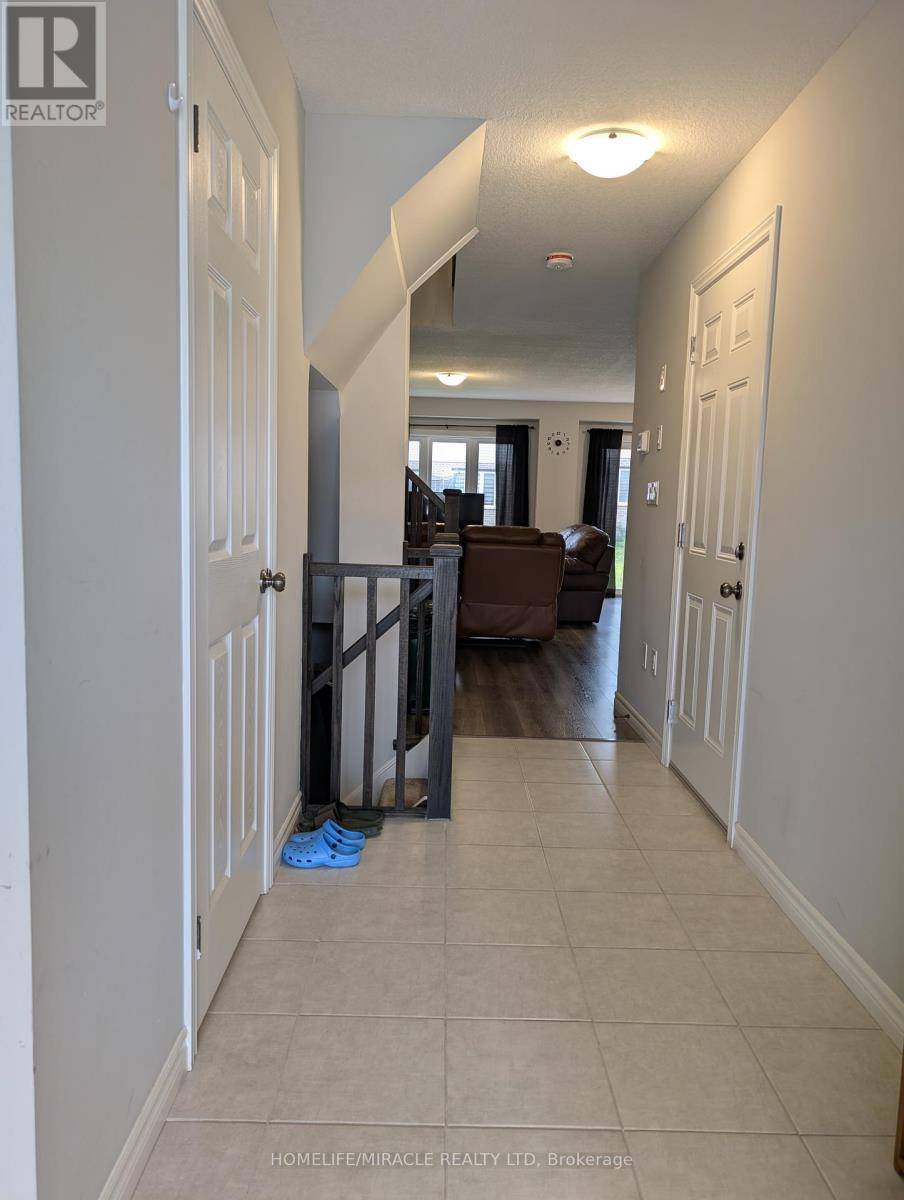 Cambridge, ON N3L0J4,37 MUNCH AVENUE