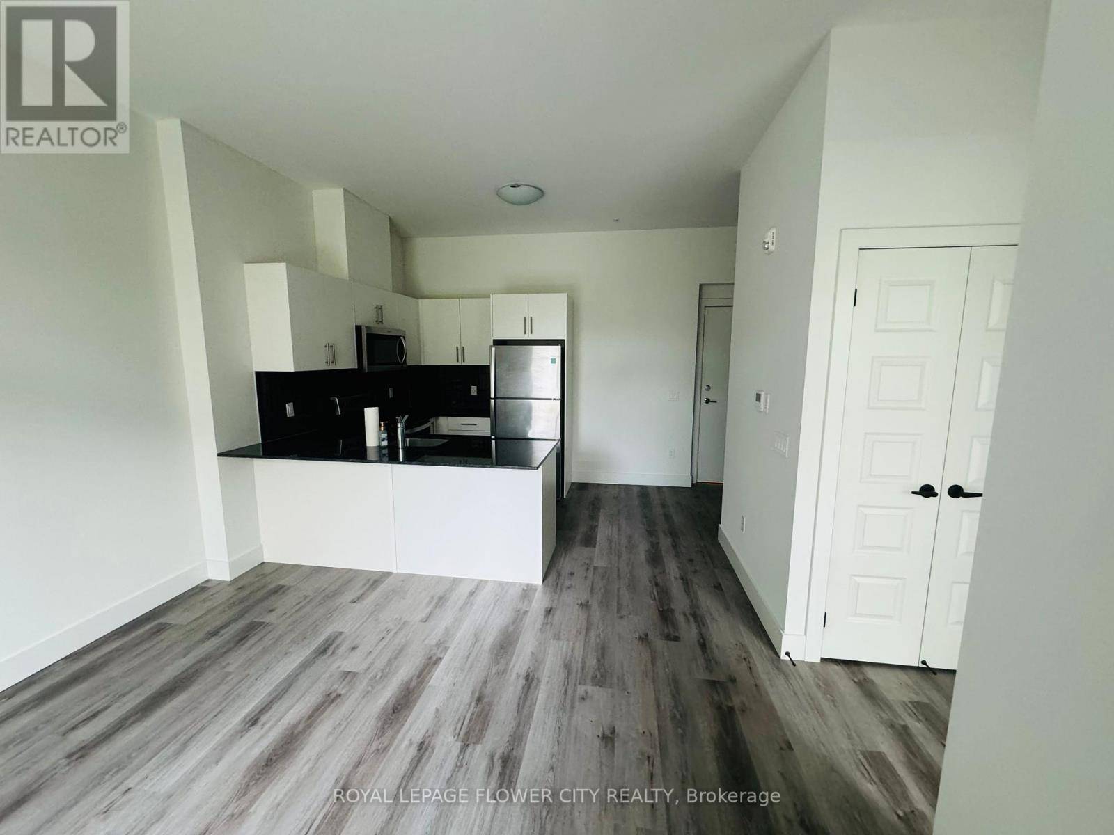 Waterloo, ON N2J0G2,103 Roger ST #108