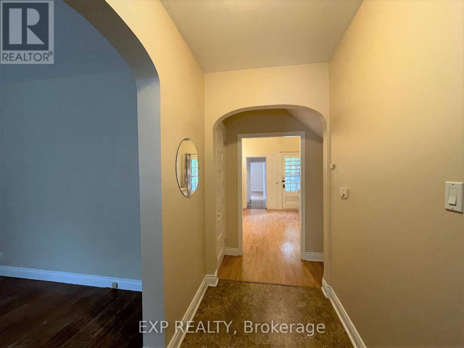 Ottawa, ON K1N6J9,166 Stewart ST #A