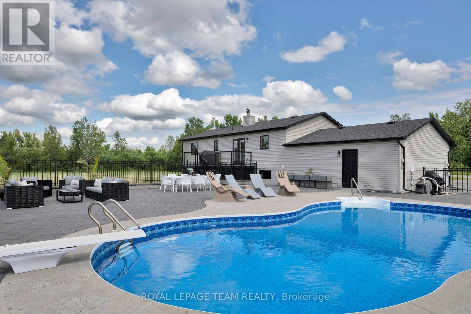 North Grenville, ON K0G1S0,883 CRAIG ROAD