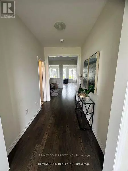 Thorold (rolling Meadows), ON L2E6S4,121 EXPLORER WAY