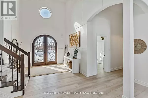 Hamilton, ON L8J3B9,769 MUD STREET E