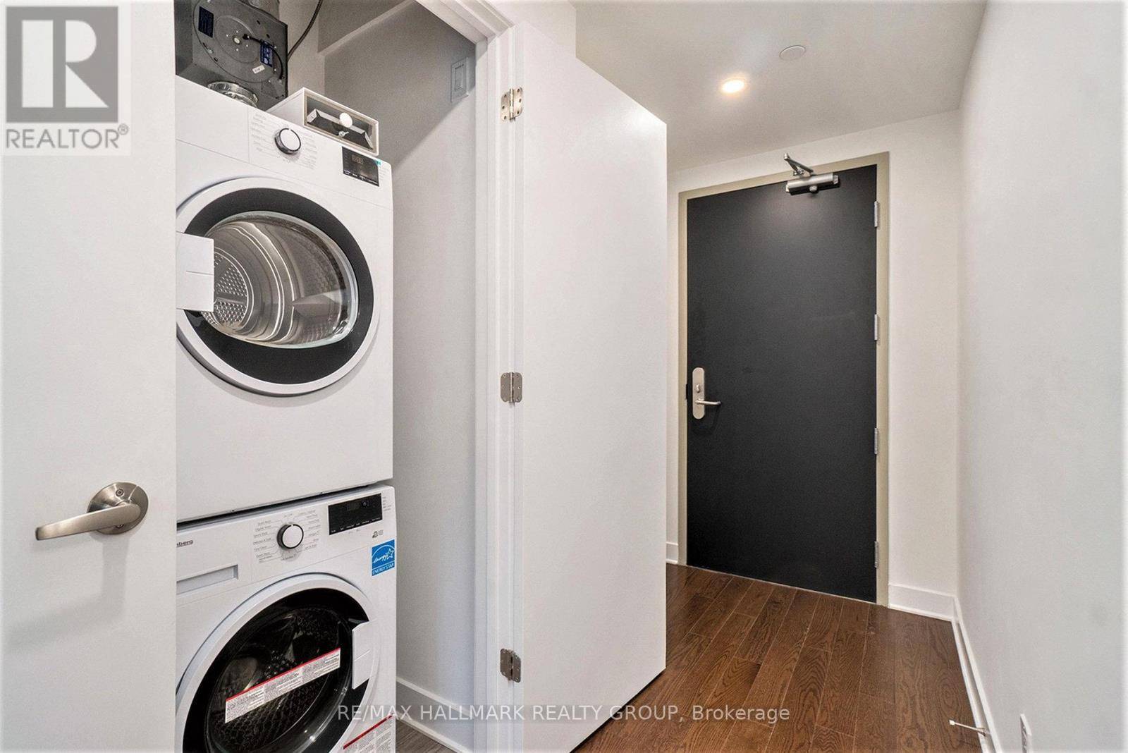 Ottawa, ON K1N0G8,180 George ST #408