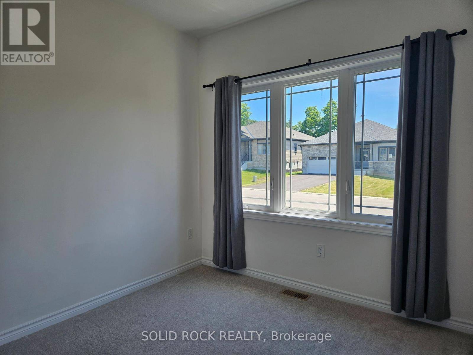 Brockville, ON K6V7J1,98 ADLEY DRIVE