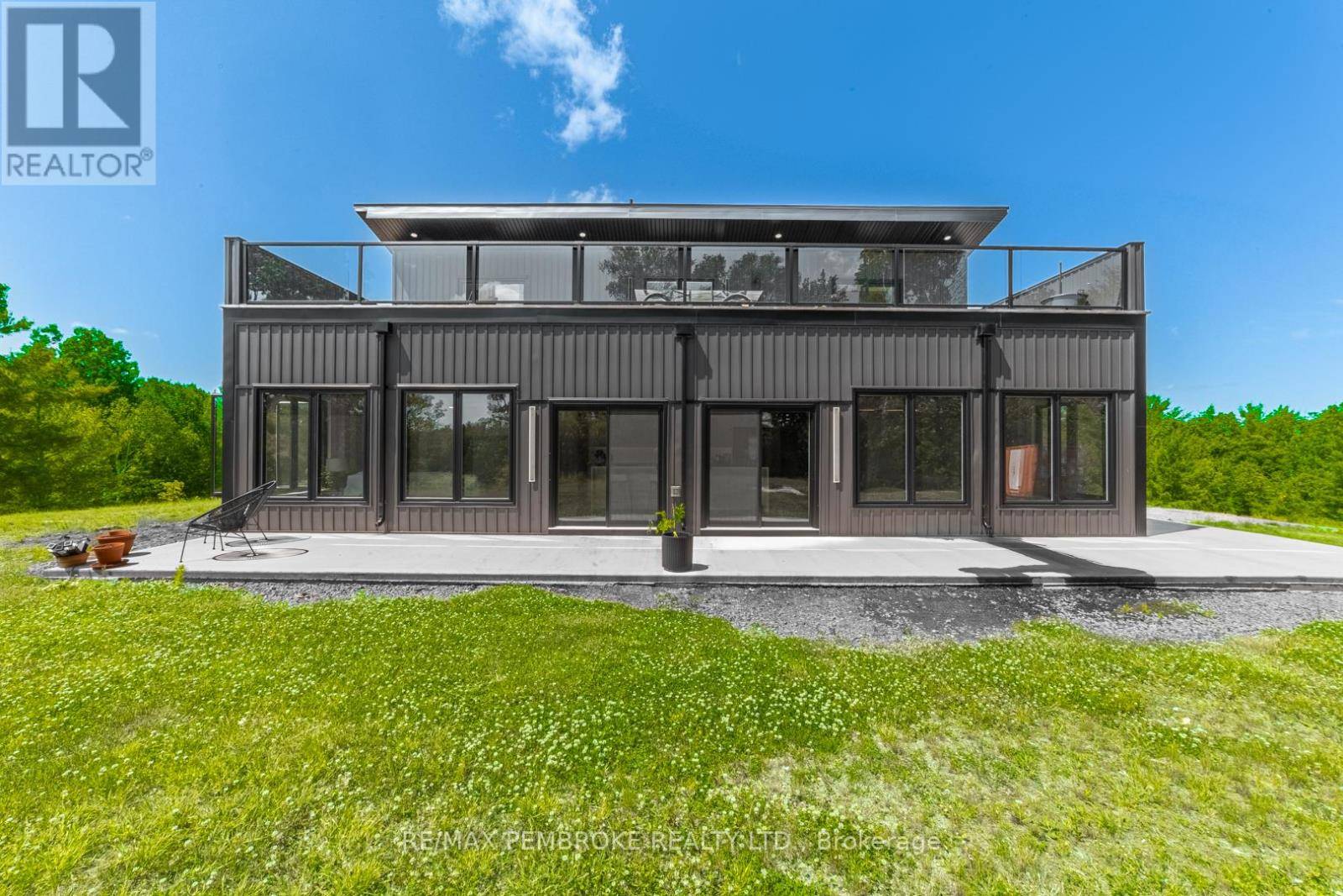 102 RANTZ ROAD, Petawawa, ON K8H2W8