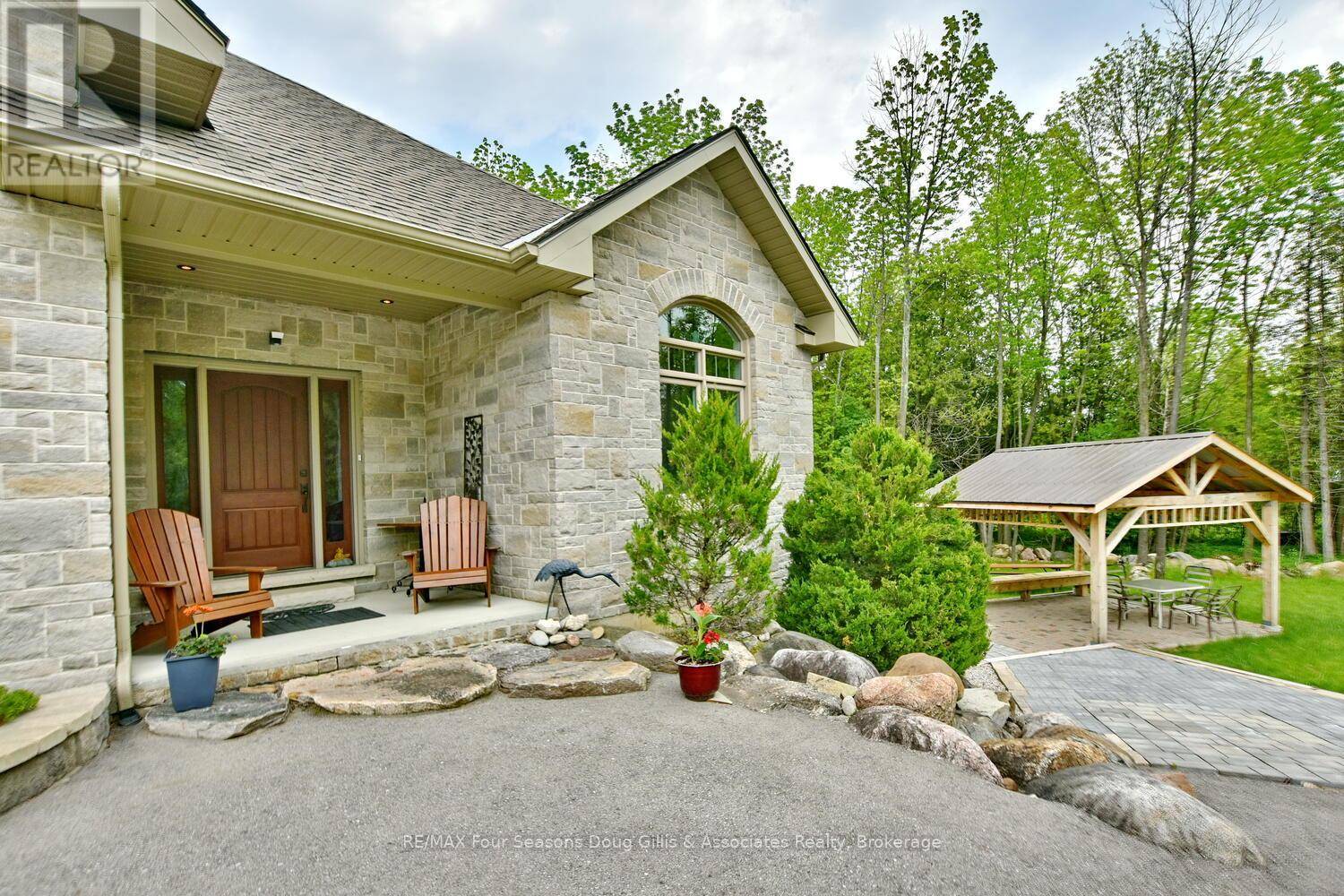 Meaford, ON N4L0A7,135 ALGONQUIN DRIVE