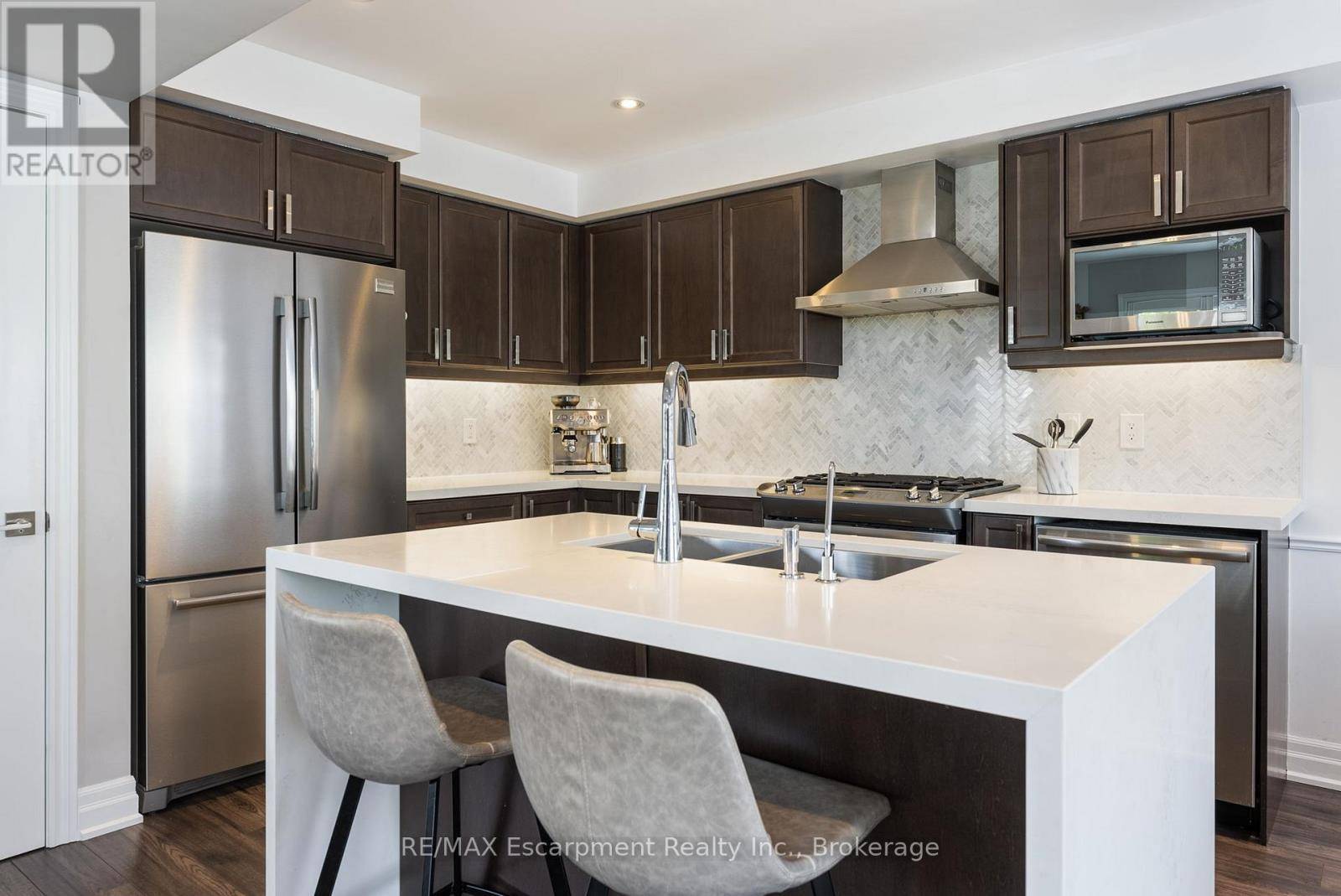 Hamilton (stoney Creek Mountain), ON L8J0E2,160 PENNY LANE