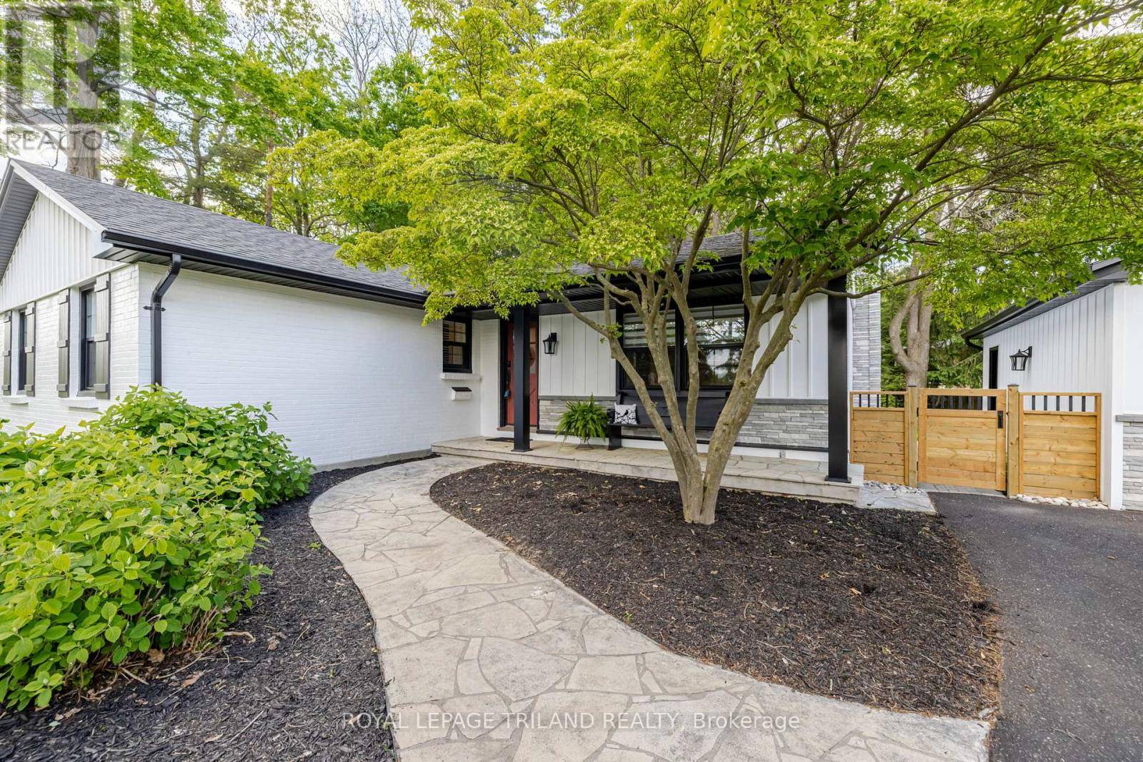 London South (south C), ON N6K1C1,795 COMMISSIONERS ROAD W