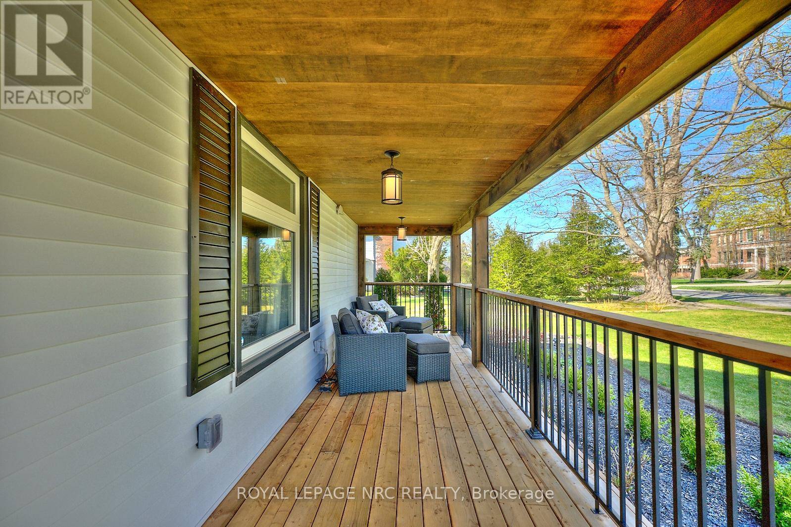 Fort Erie (ridgeway), ON L0S1N0,553 RIDGE ROAD N