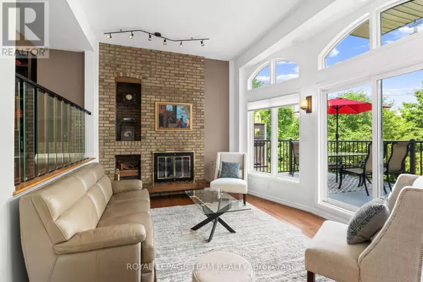 Ottawa, ON K2C3K1,1011 Prince Of Wales DR #4