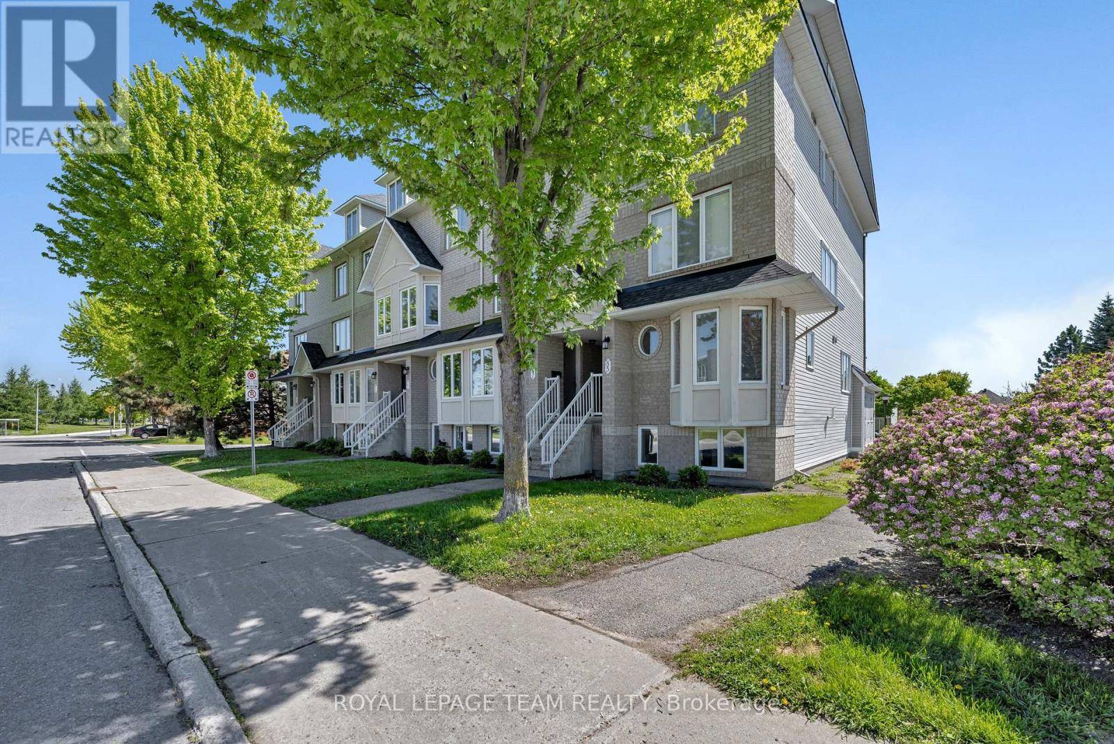 85 Cresthaven DR #6, Ottawa, ON K2G6T9