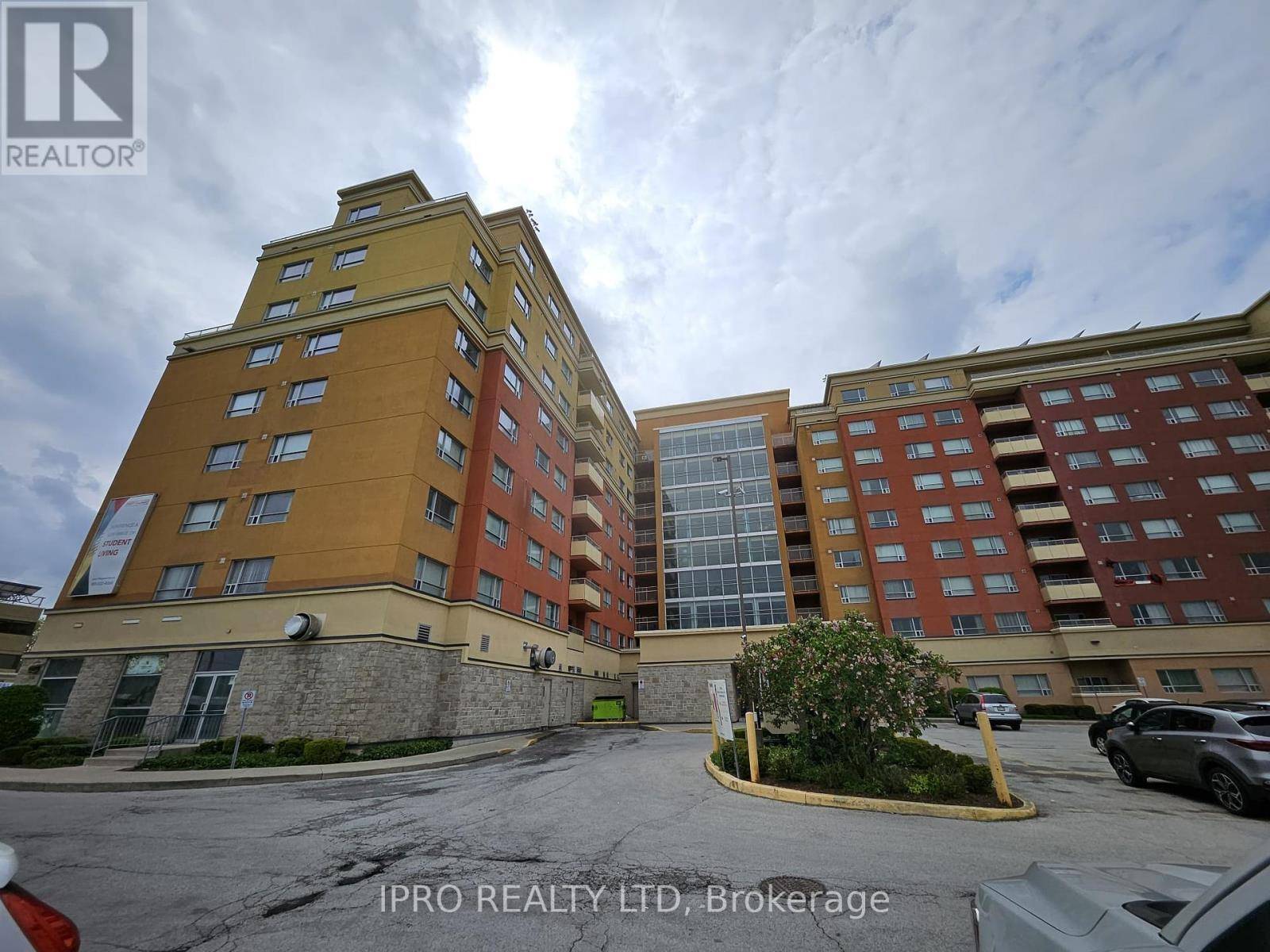 1686 Main ST West #905-A, Hamilton (ainslie Wood), ON L8S0A2