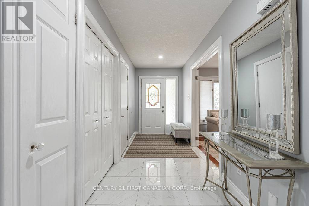 London South (south X), ON N6E3P9,169 ASHLEY CRESCENT