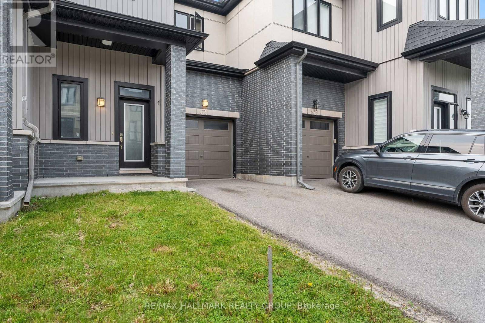 Ottawa, ON K2M0M9,521 RADIANT PRIVATE