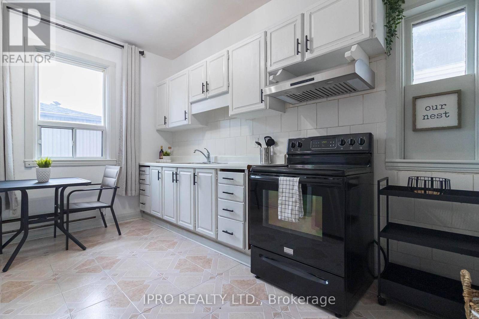 Hamilton (central), ON L8R2L2,219 James ST North #3