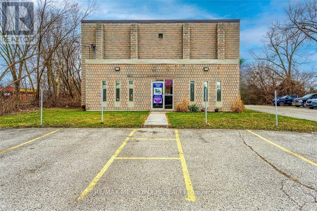 142 Kendall ST #A UPPER, Point Edward, ON N7V4G5
