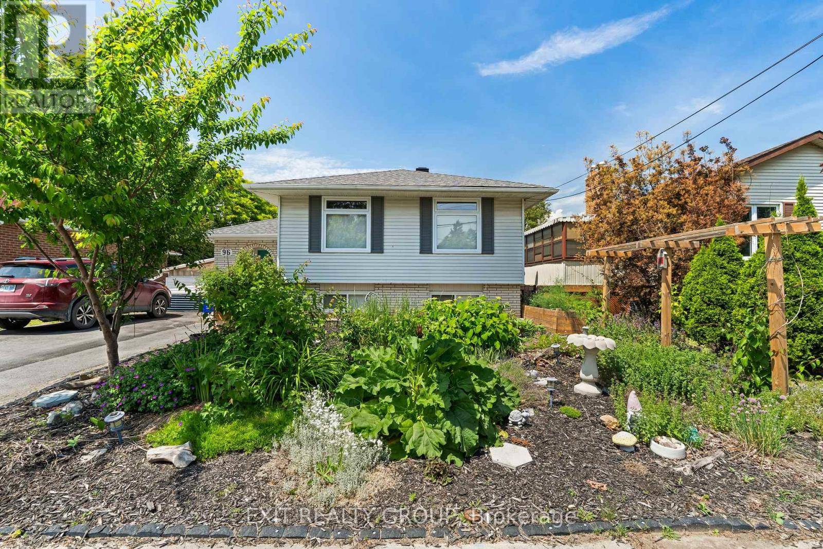 96 MAPLE DRIVE, Belleville (belleville Ward), ON K8P2R2