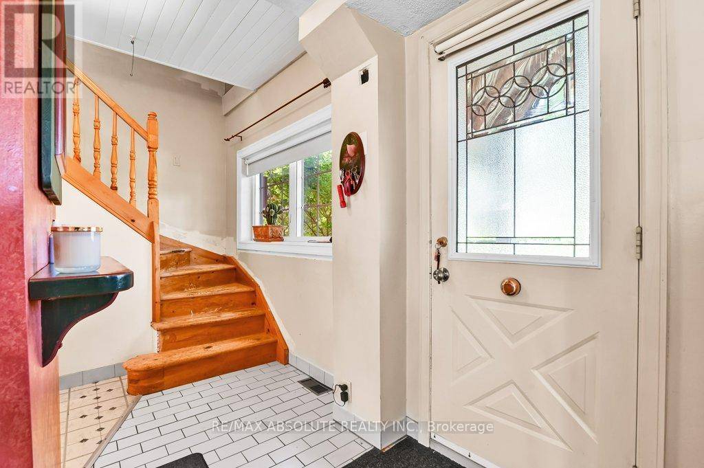 Ottawa, ON K4C1R4,979 HILLMILLAR STREET